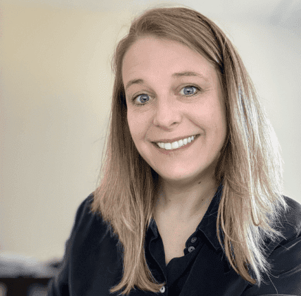Portrait image of smiling woman